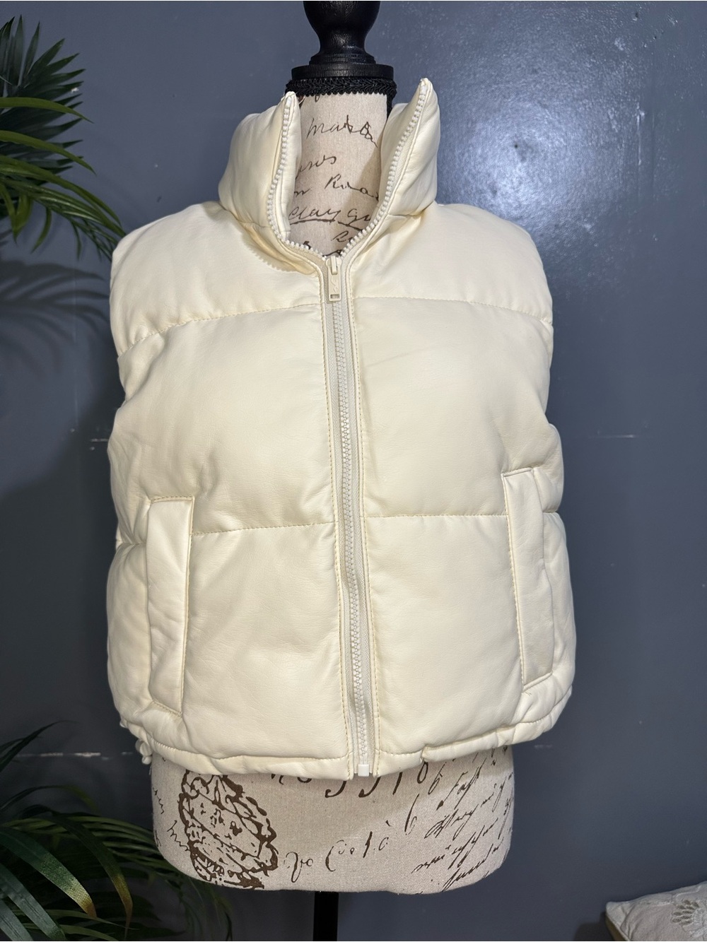 Hollister Cream Quilted Puffer Vest - Zip Front